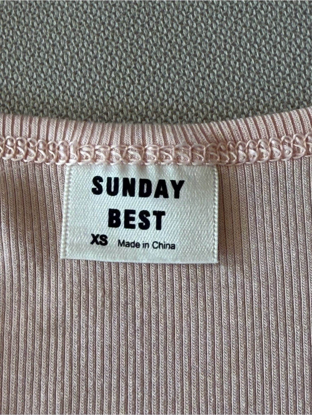 Aritzia Sunday Best Pink Ribbed Henley Crop Tank Top XS - Picture 3 of 4